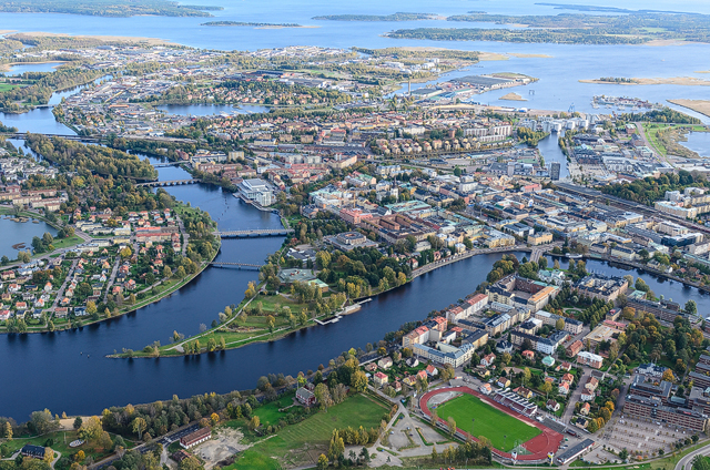 Flygbild över Karlstad och Klarälven