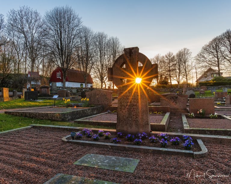 Solnedgång vid Kållered kyrka, Mölndal.