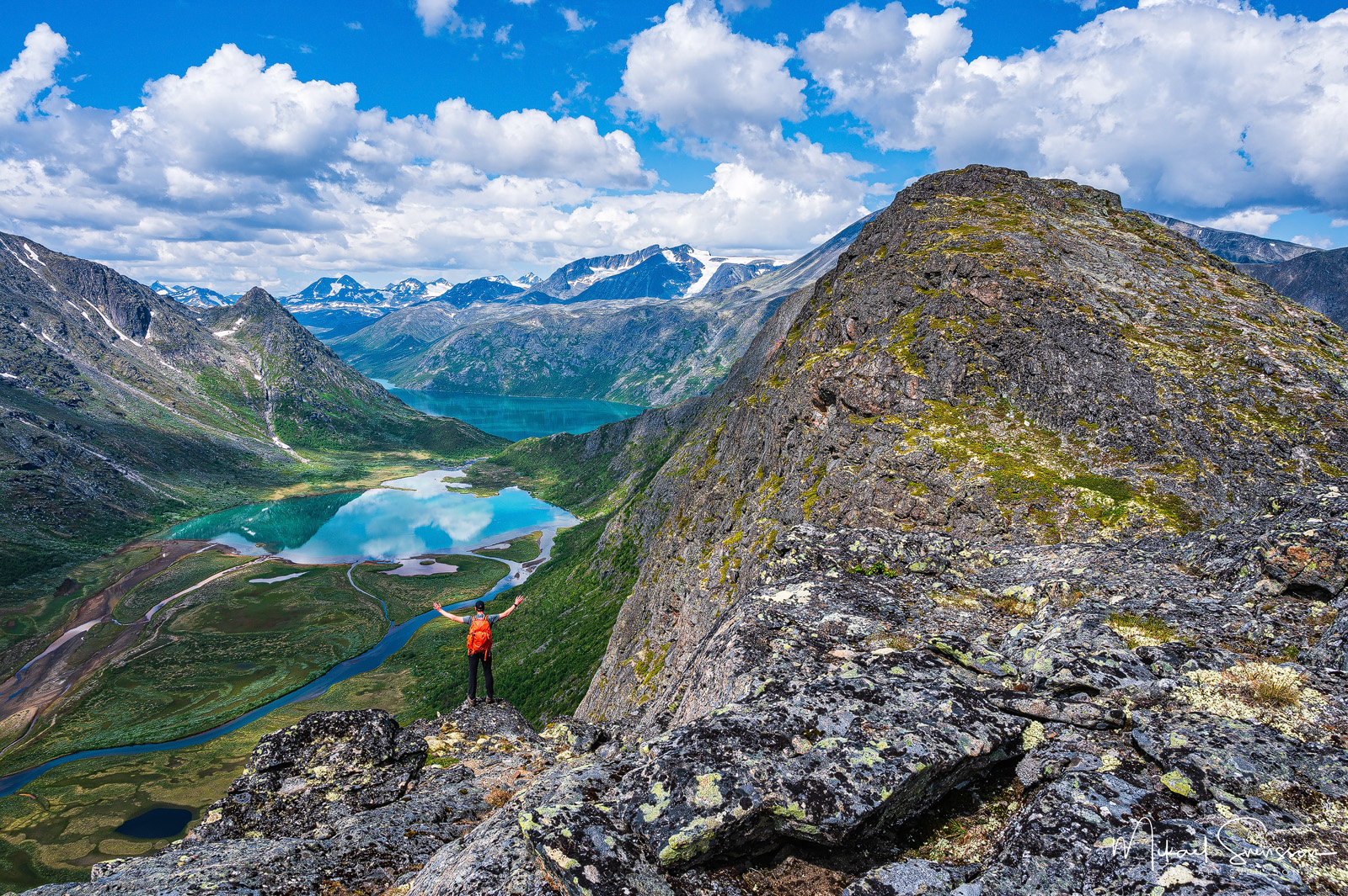 Utsikt fra Knutshøe, Jotunheimen, Norge. Foto: Mikael Svensson, www.mikaelsvensson.com