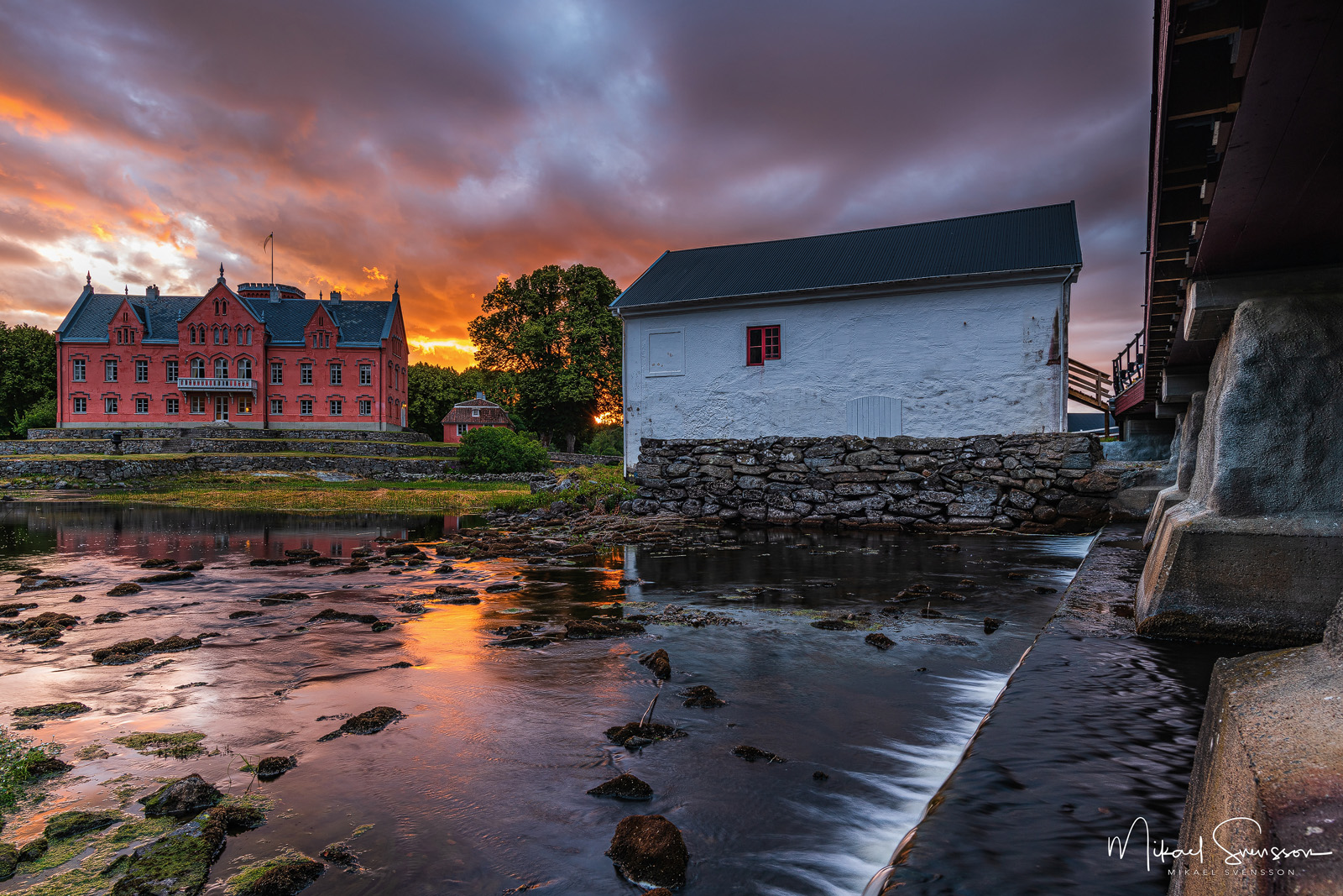 Solnedgång vid Gåsevadholms slott, Halland. Foto: Mikael Svensson, www. mikaelsvensson.com