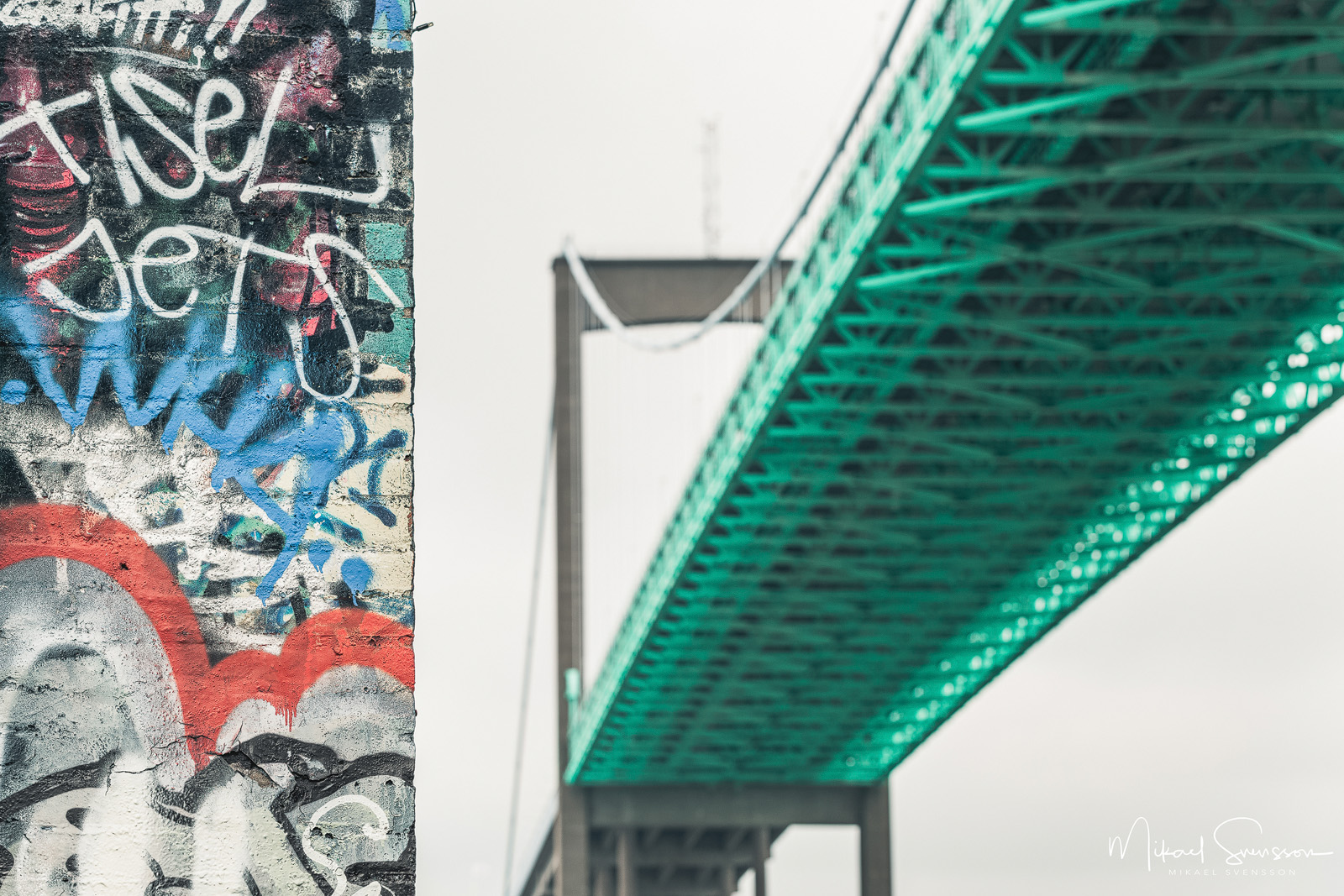 Graffiti vid Älvsborgsbron, Göteborg.
