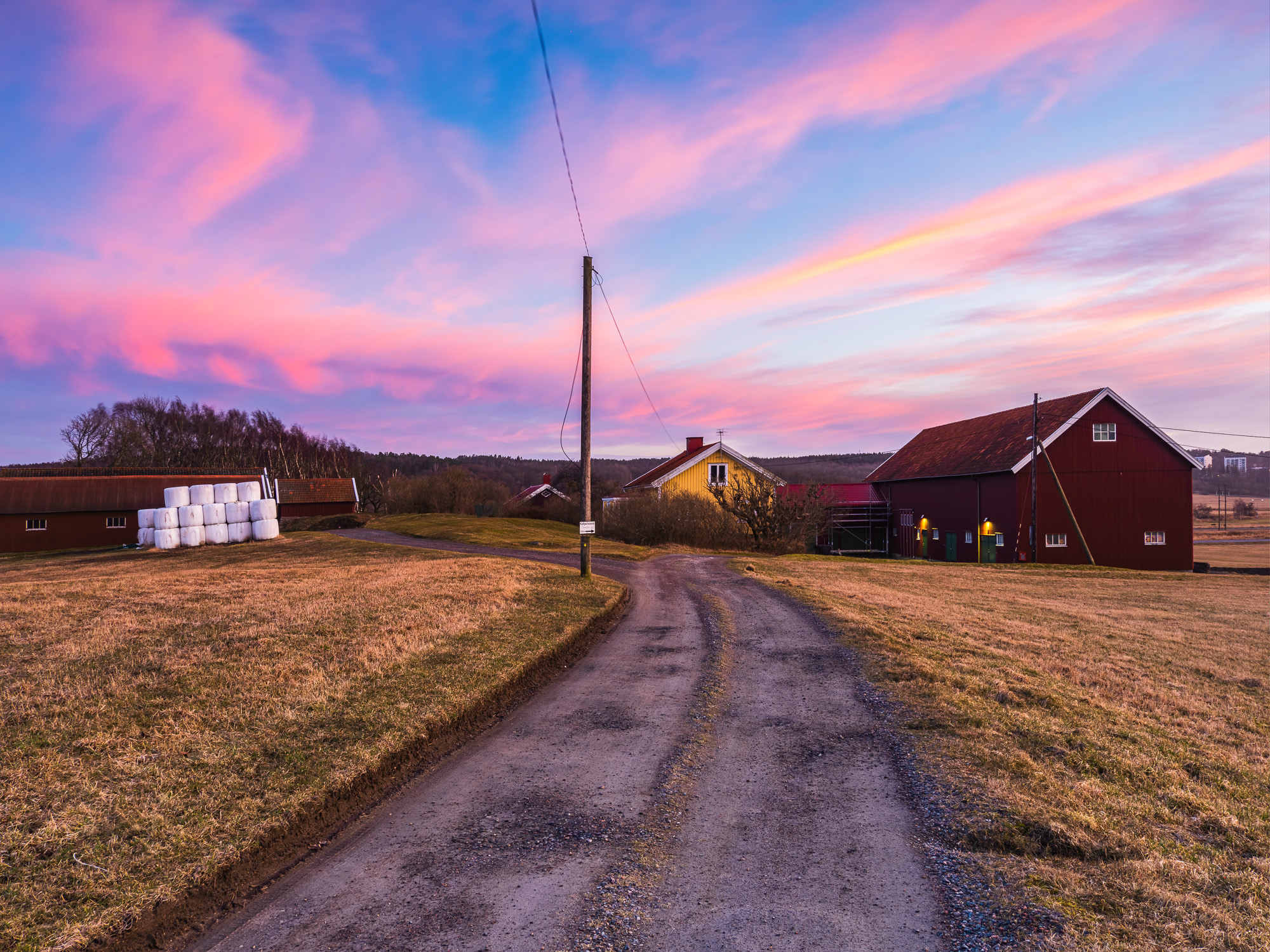 Solnedgång vid Fässbergs Mellangård, Mölndal.