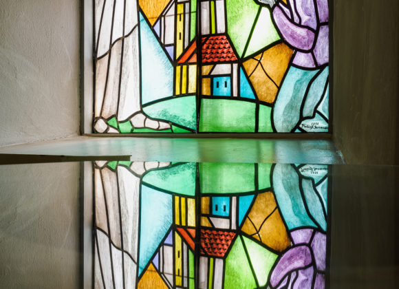 Fönster i Torslanda kyrka, Hisingen.