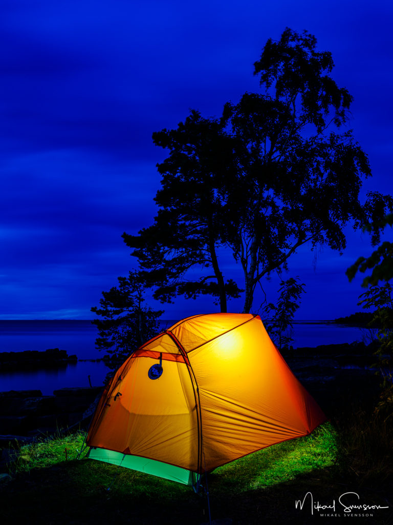 Tältning vid Trolmens hamn, Kinnekulle.