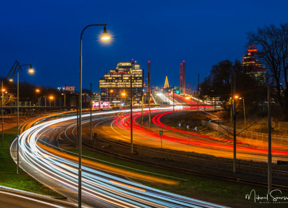 Trafik mot Hisingsbron vid Frihamnsmotet, Hisingen.