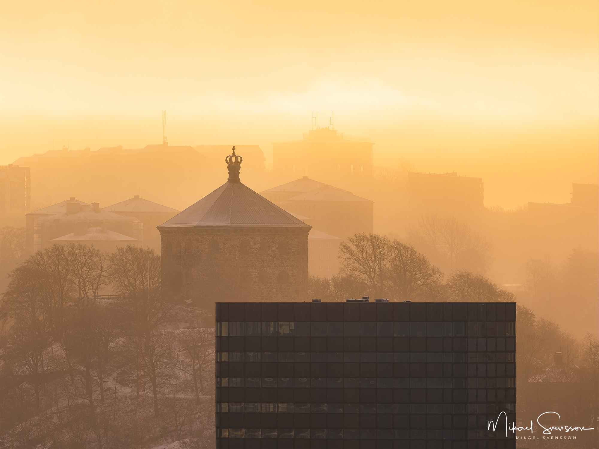 Skansen Kronan vid dimma och solljus