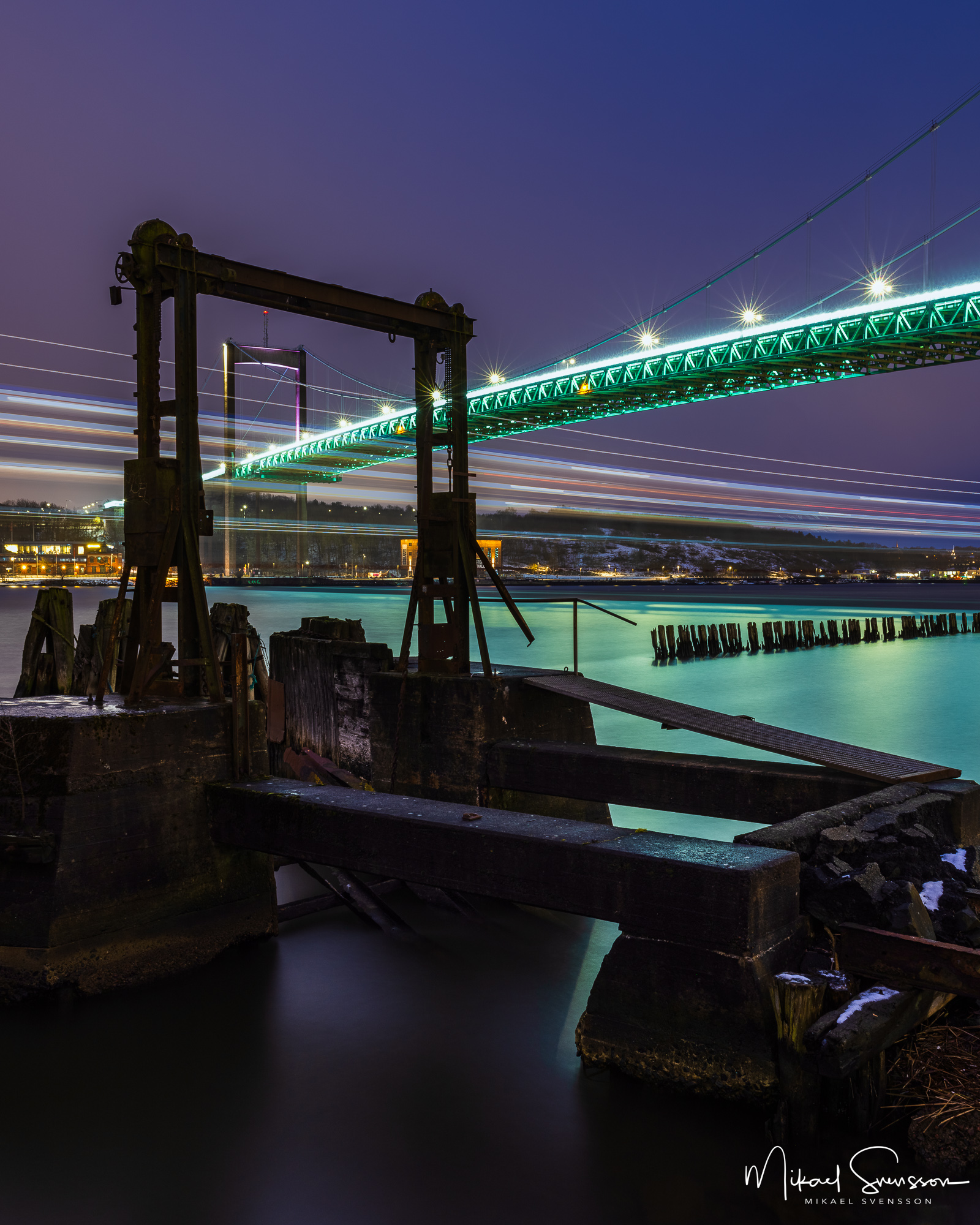 Färjenäs gamla färjeläger framför Älvsborgsbron, Hisingen.