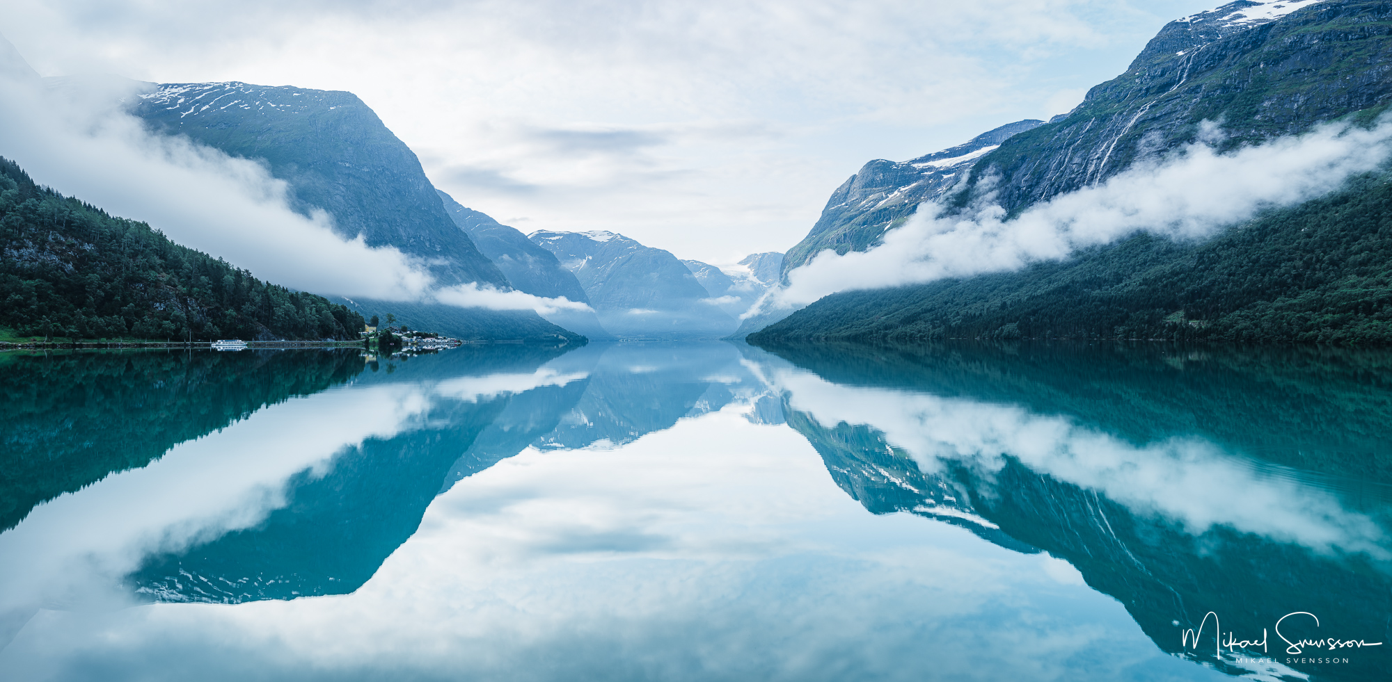 Panorama vid Lovatnet, Vestland fylke.