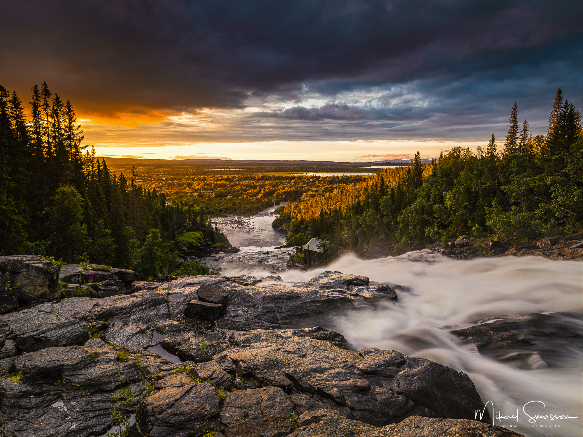 Handölsforsen vid solnedgång.