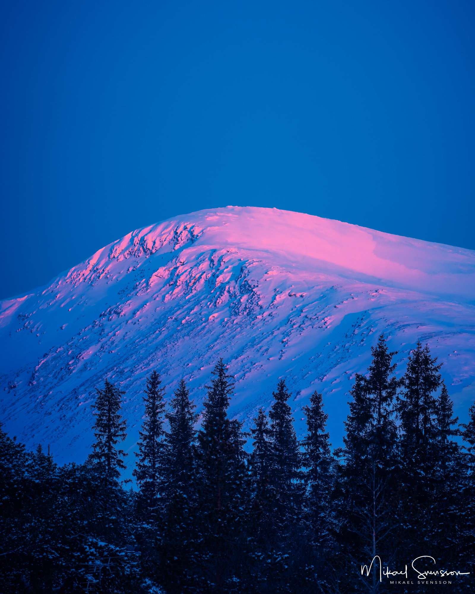 Gryningsljus vid Grövelsjöfjällen.