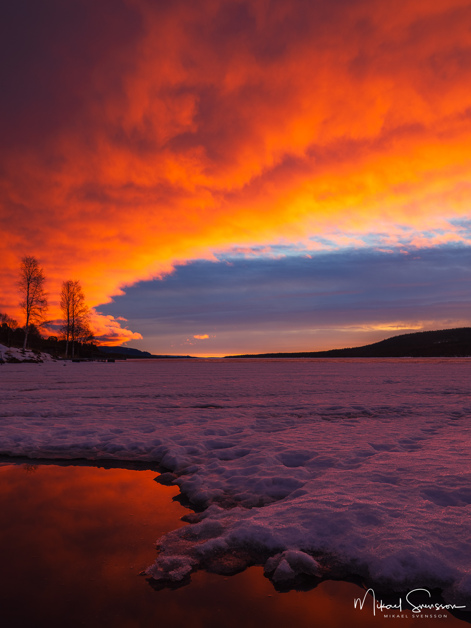 Vacker soluppgång vid Lofssjön vid Lofsdalen, Härjedalen.