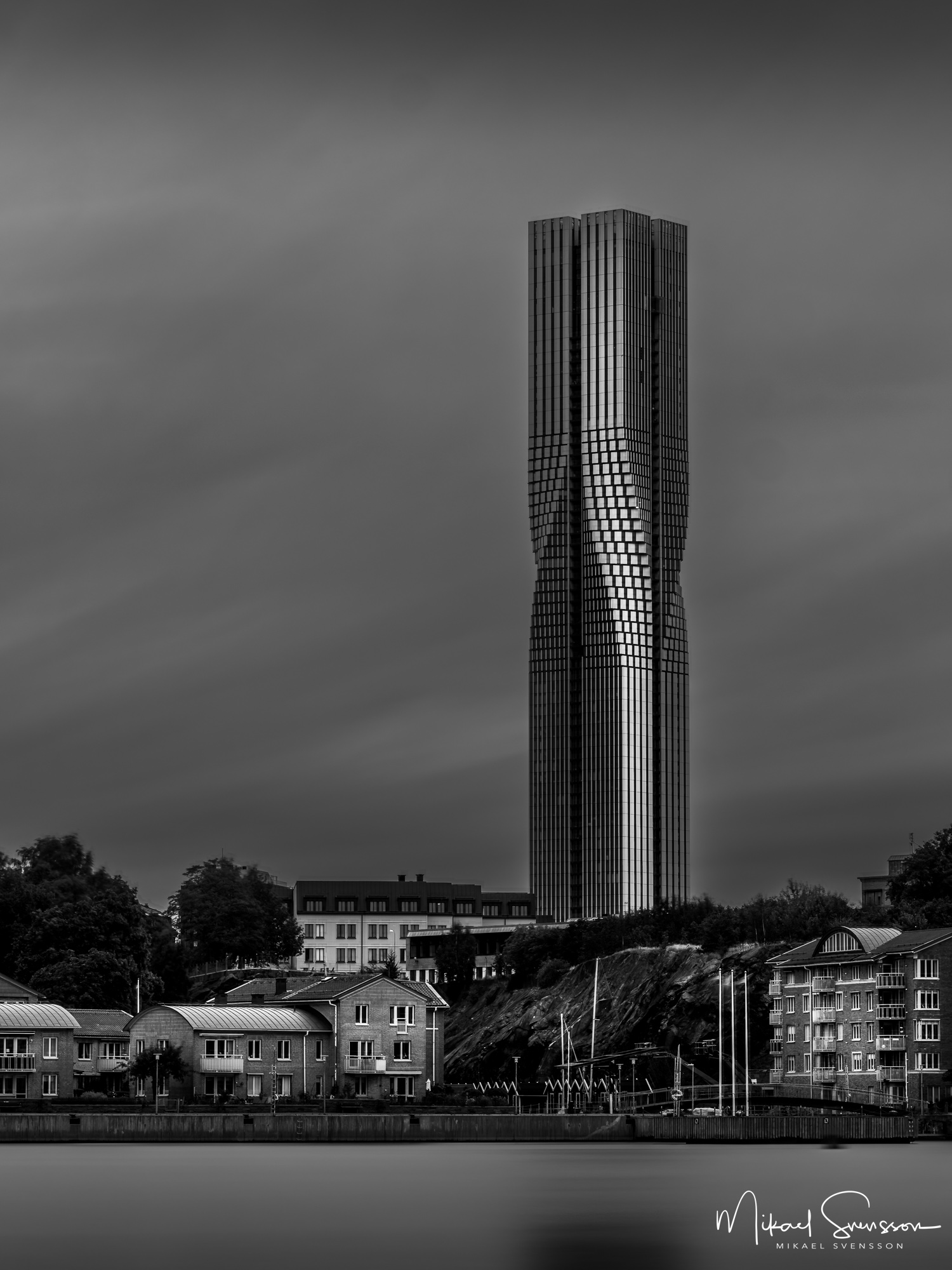 Karlatornet i Göteborg är Nordens högsta byggnadsverk. Med sina 246 meter och 74 våningar väntar här en upplevelse högt över och långt bortom det vanliga.