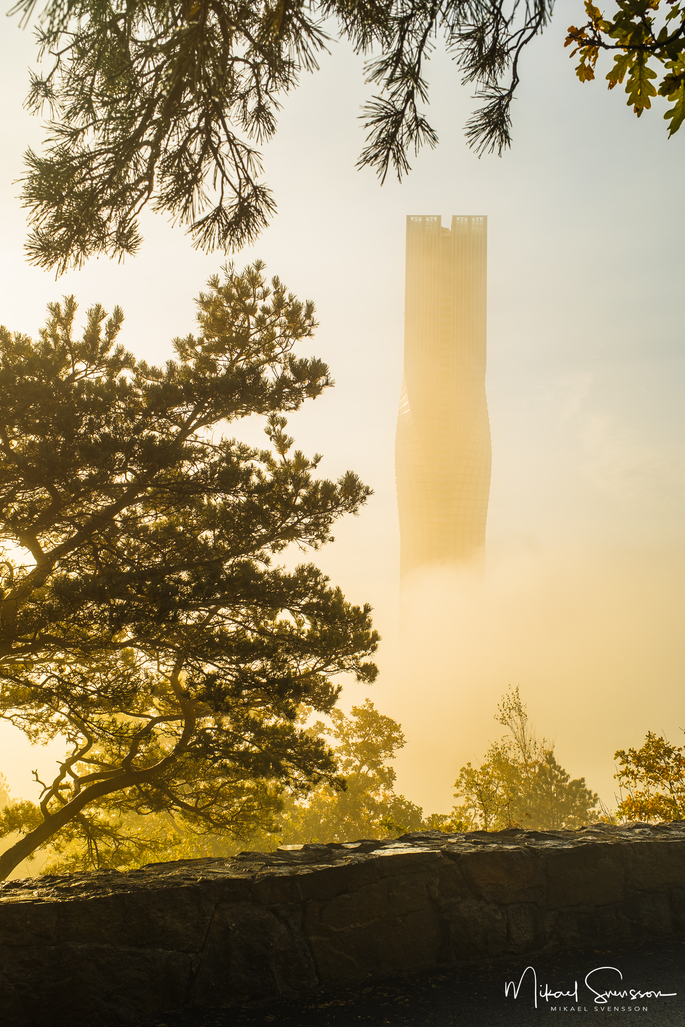 Karlatornet i dimma, Hisingen, Göteborg.