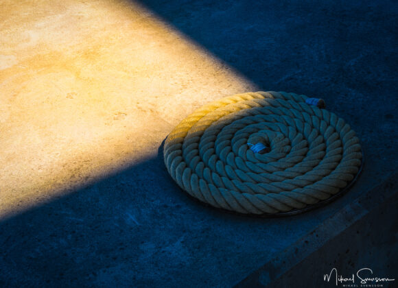 Ljus och skugga på reptamp vid Lilla Bommen, Göteborg.