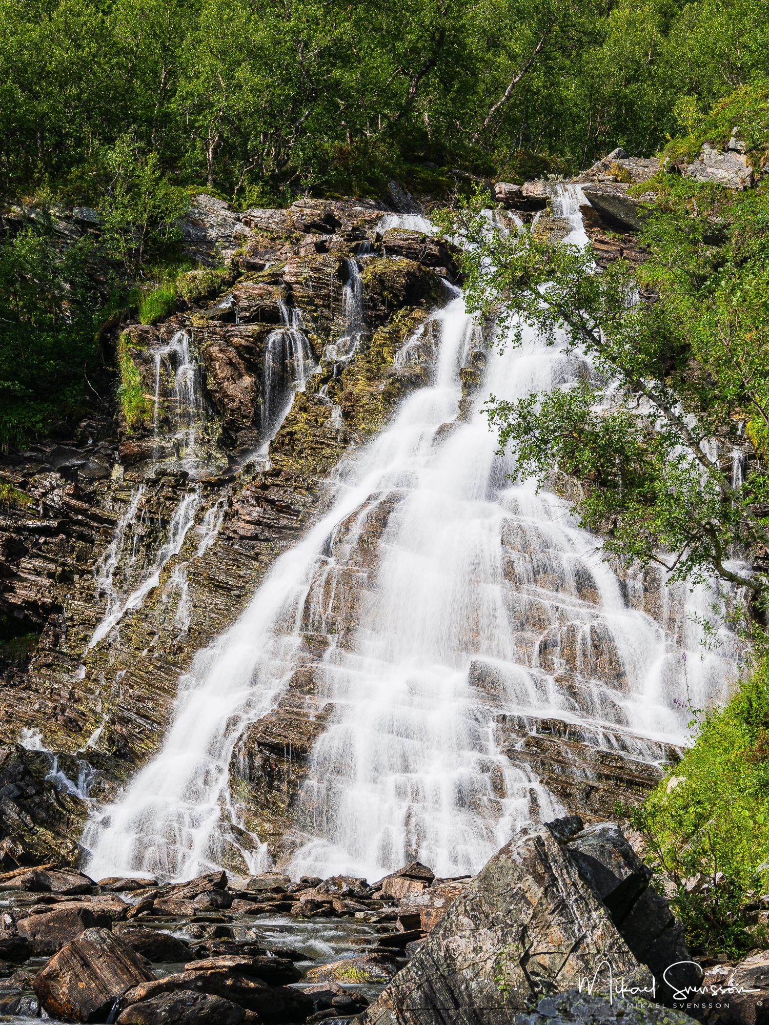 Anderssjöåfallet är ett vackert vattenfall i Tänndalen, Härjedalen.