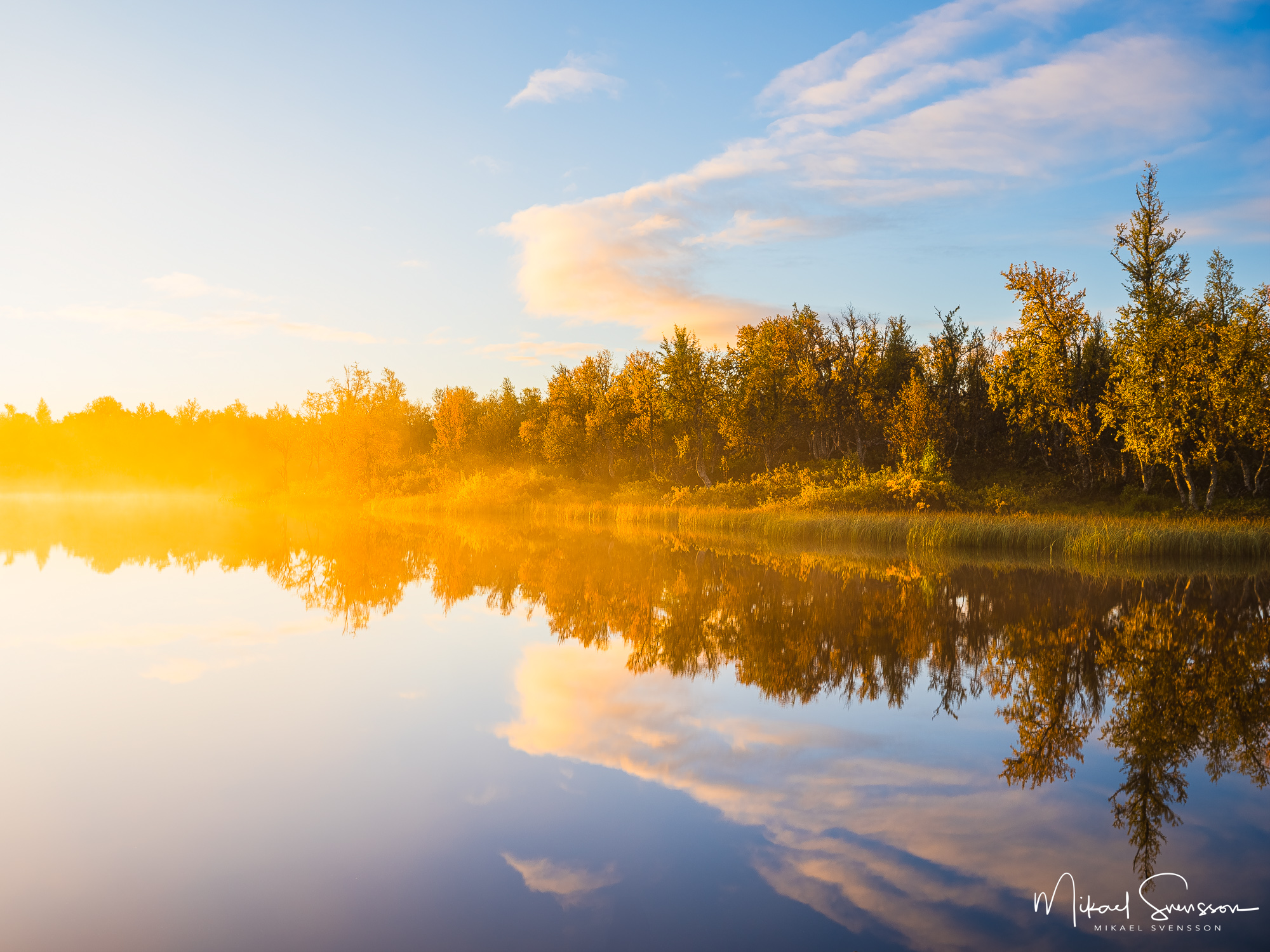 Spegelblankt vid Messmörtjärn, Härjedalen.