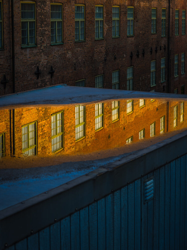 Spegling i Mölndals Kvarnby