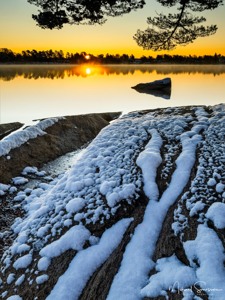 Soluppgång vid stora Kåsjön, Partille kommun.