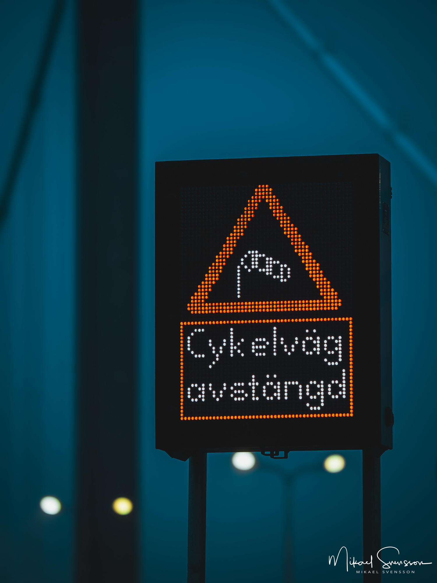 Cykelväg och väg avstängd på Älvsborgsbron på grund av kraftig vind.