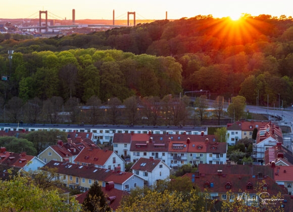 Solnedgång vid Änggården och Älvsborgsbron, Göteborg.