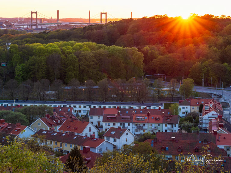 Solnedgång vid Änggården och Älvsborgsbron, Göteborg.