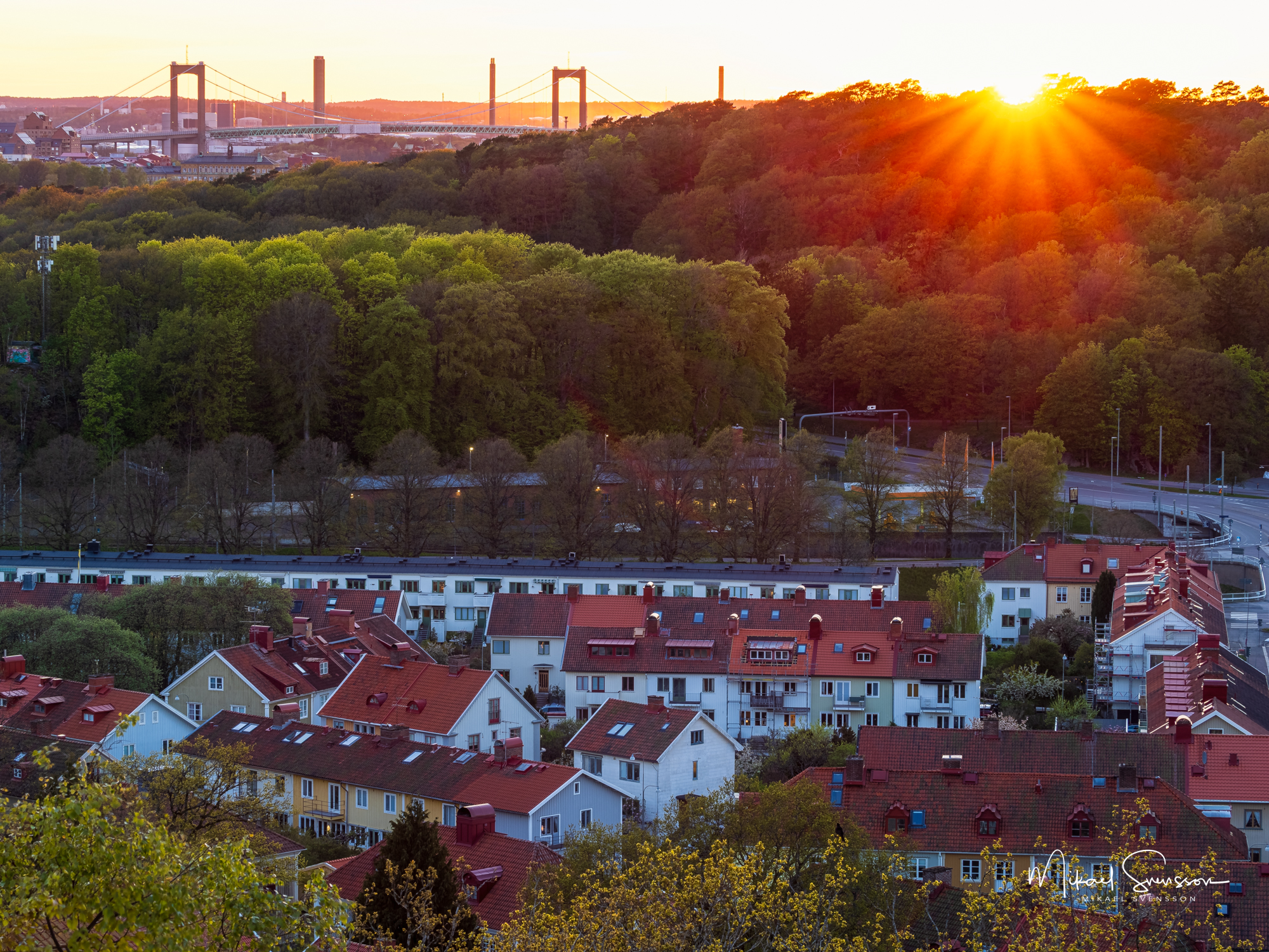 Solnedgång över Änggården och Älvsborgsbron, Göteborg Solnedgång vid Änggården och Älvsborgsbron, Göteborg.